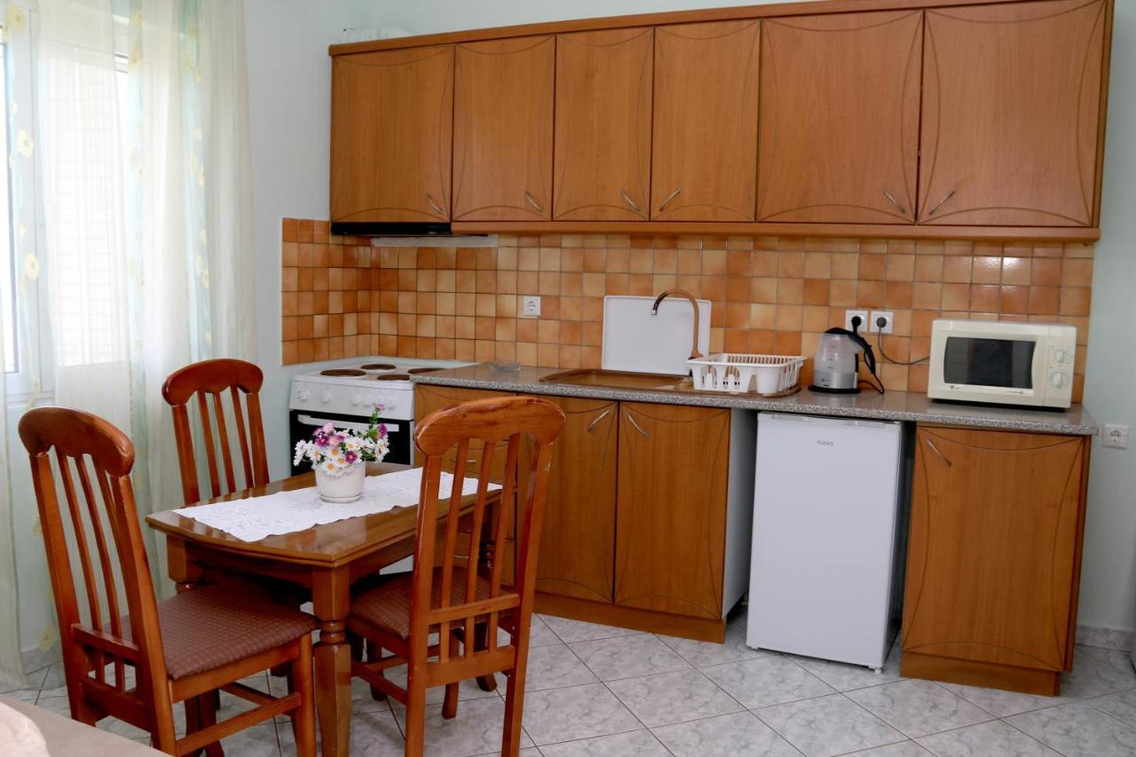 Isabela Apartments Sarandë エクステリア 写真