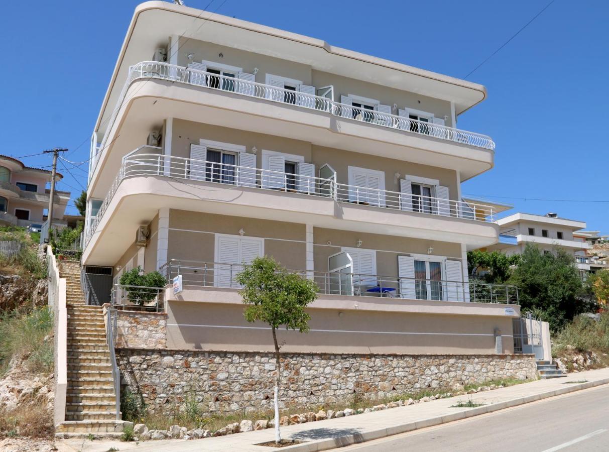 Isabela Apartments Sarandë エクステリア 写真
