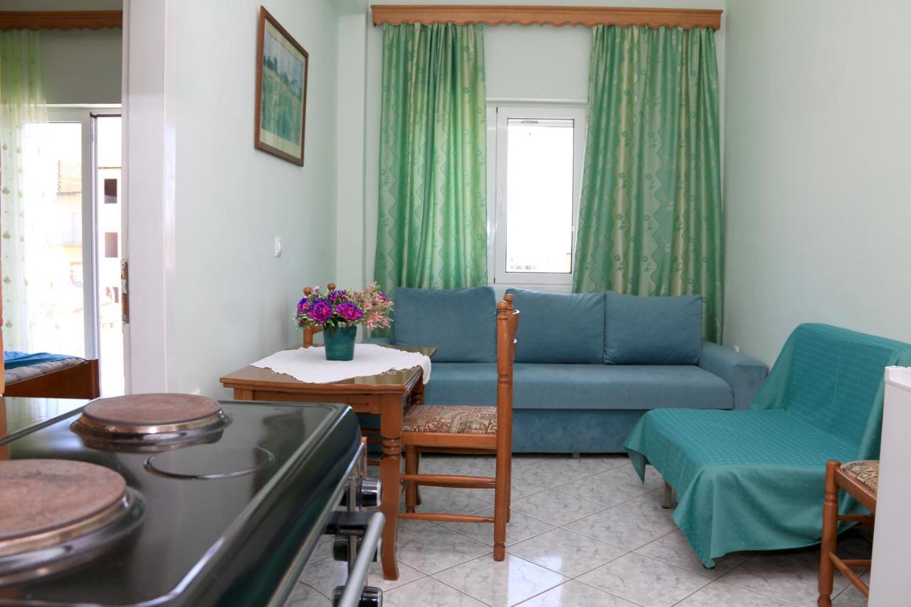 Isabela Apartments Sarandë エクステリア 写真