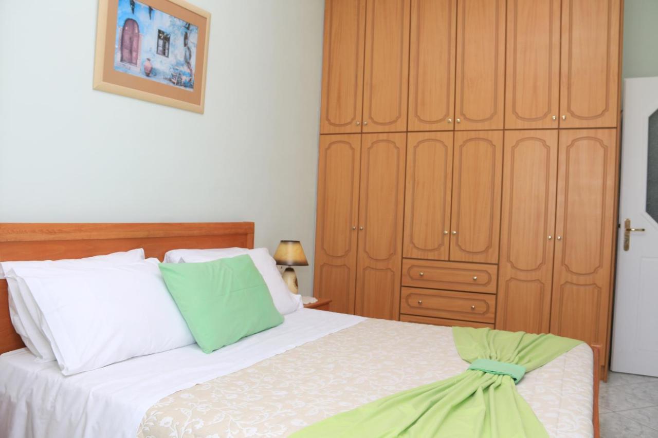 Isabela Apartments Sarandë エクステリア 写真