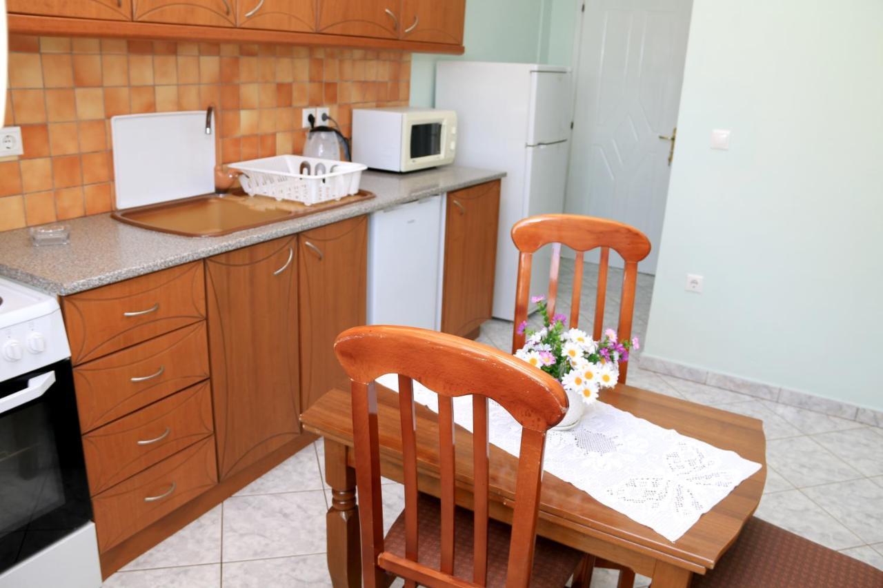 Isabela Apartments Sarandë エクステリア 写真