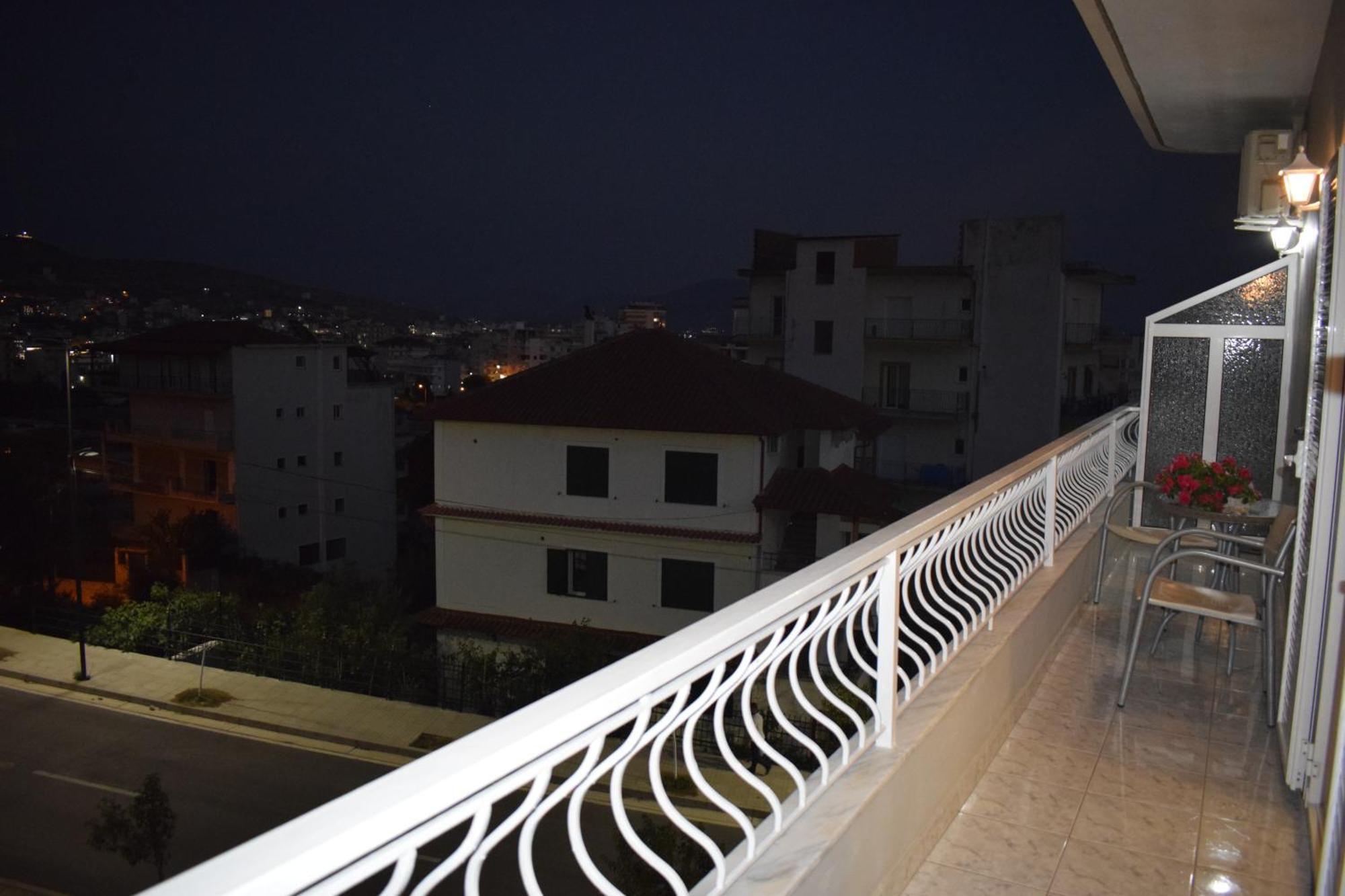 Isabela Apartments Sarandë エクステリア 写真