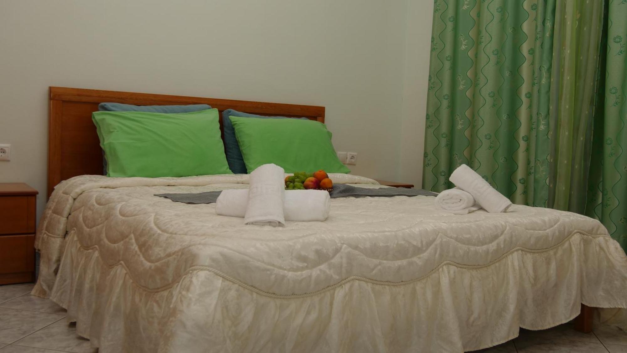 Isabela Apartments Sarandë エクステリア 写真