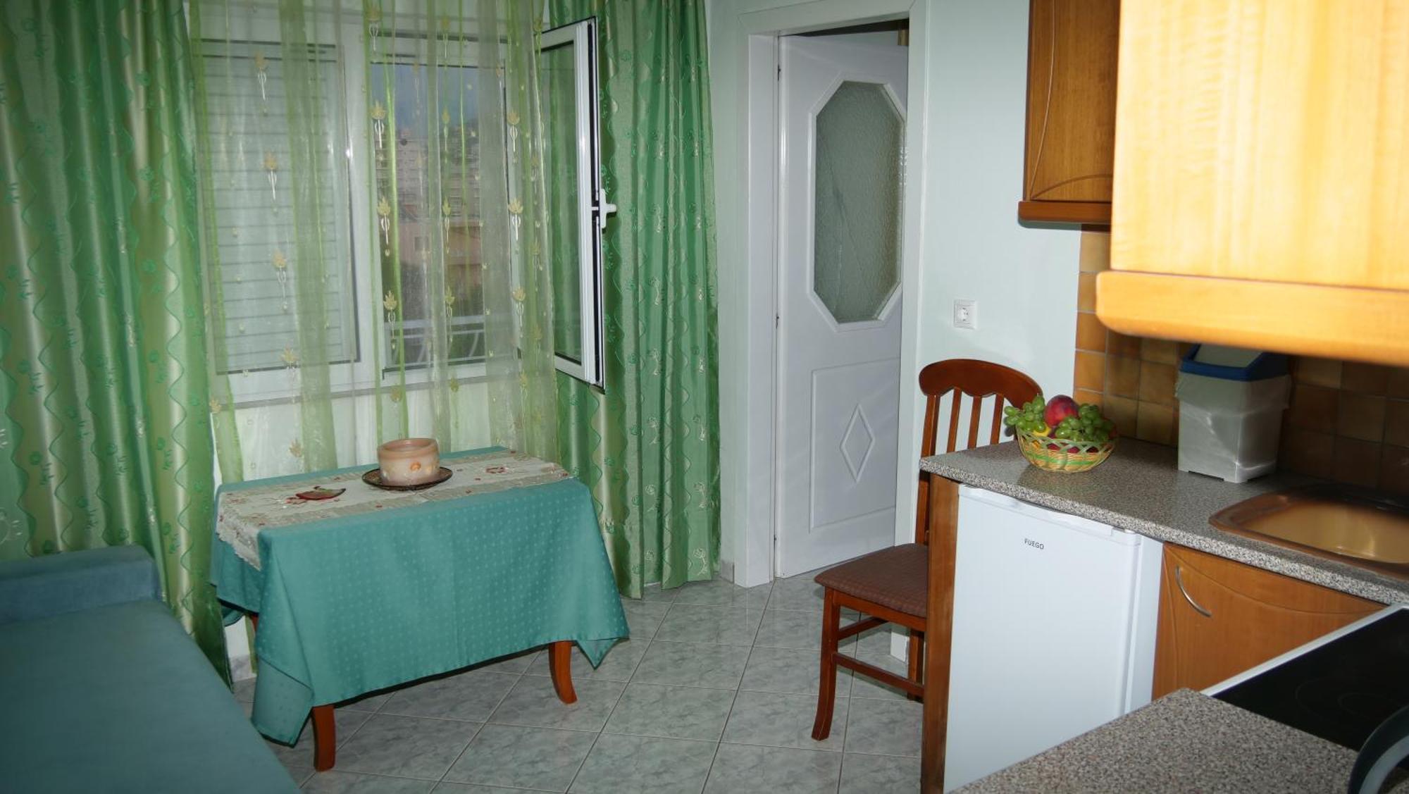 Isabela Apartments Sarandë エクステリア 写真