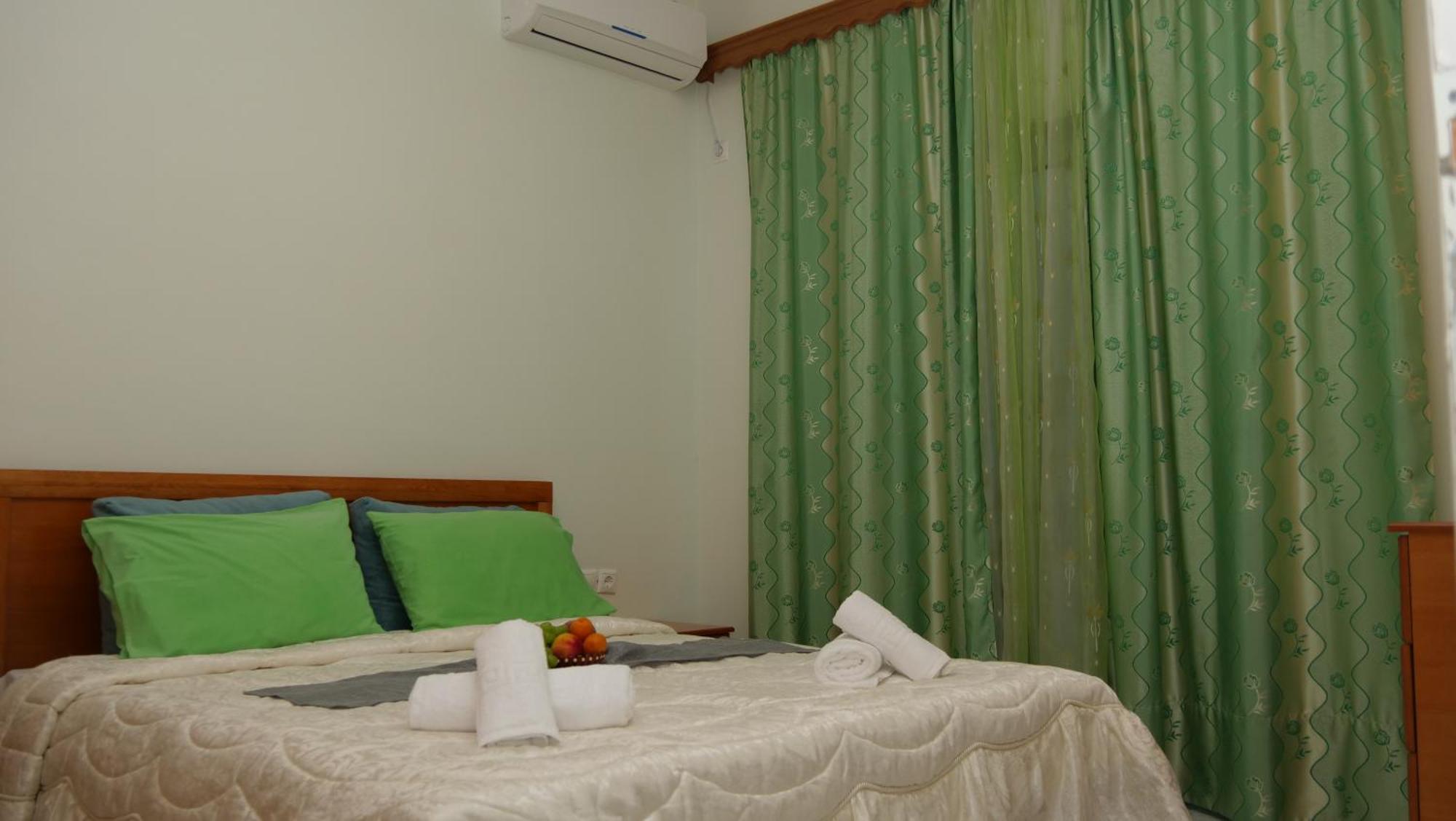 Isabela Apartments Sarandë エクステリア 写真